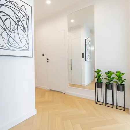Apartament Lukier Muse- Centrum - Mikolowska - Free Garage - Self Check-in Katowice
